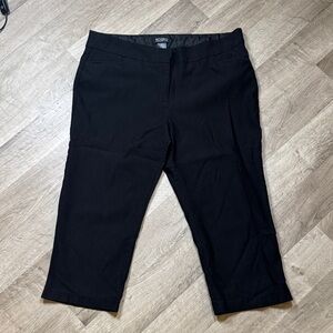 Soho Apparel LTD Black Cropped Pants size 16